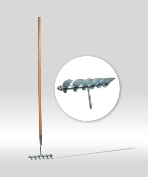 Hand-Vertikutierer mit Stiel